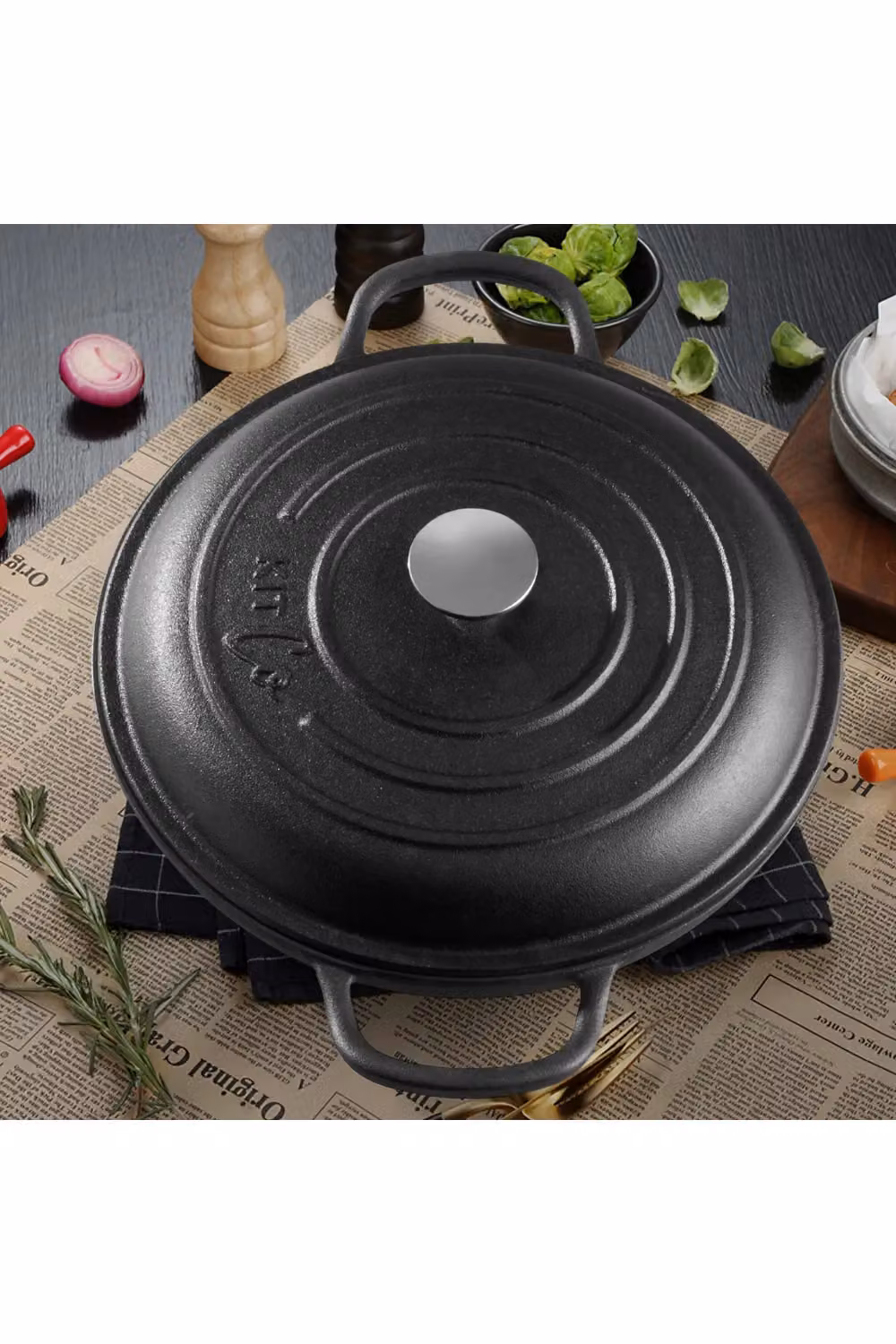 Living and Home Black Uncoated Cast Iron Round Sauce Pot with Lid, Diameter: 30 cm – 2