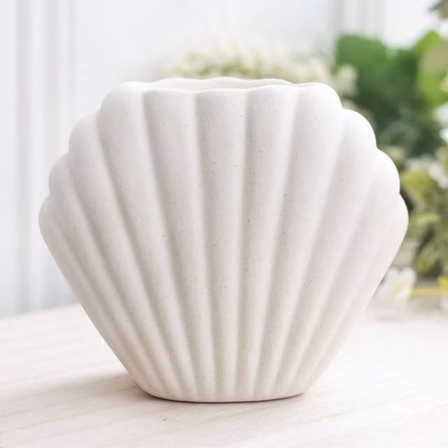 Uniqueful Seashell Ceramic Oil Burner in Beige