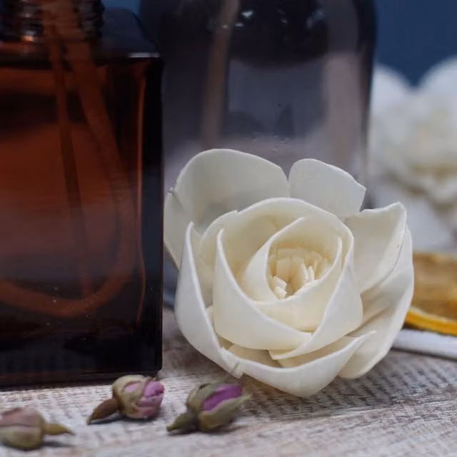 KDMK Natural Tulip Reed Diffuser Flowers in White