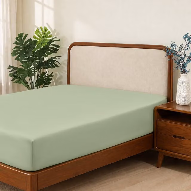 MHG Living Premium Double Fitted Sheet, 300 Thread Count 100% Cotton Mako Satin, Extra Deep 30cm, Green, W/D/H: 140 x 200 cm
