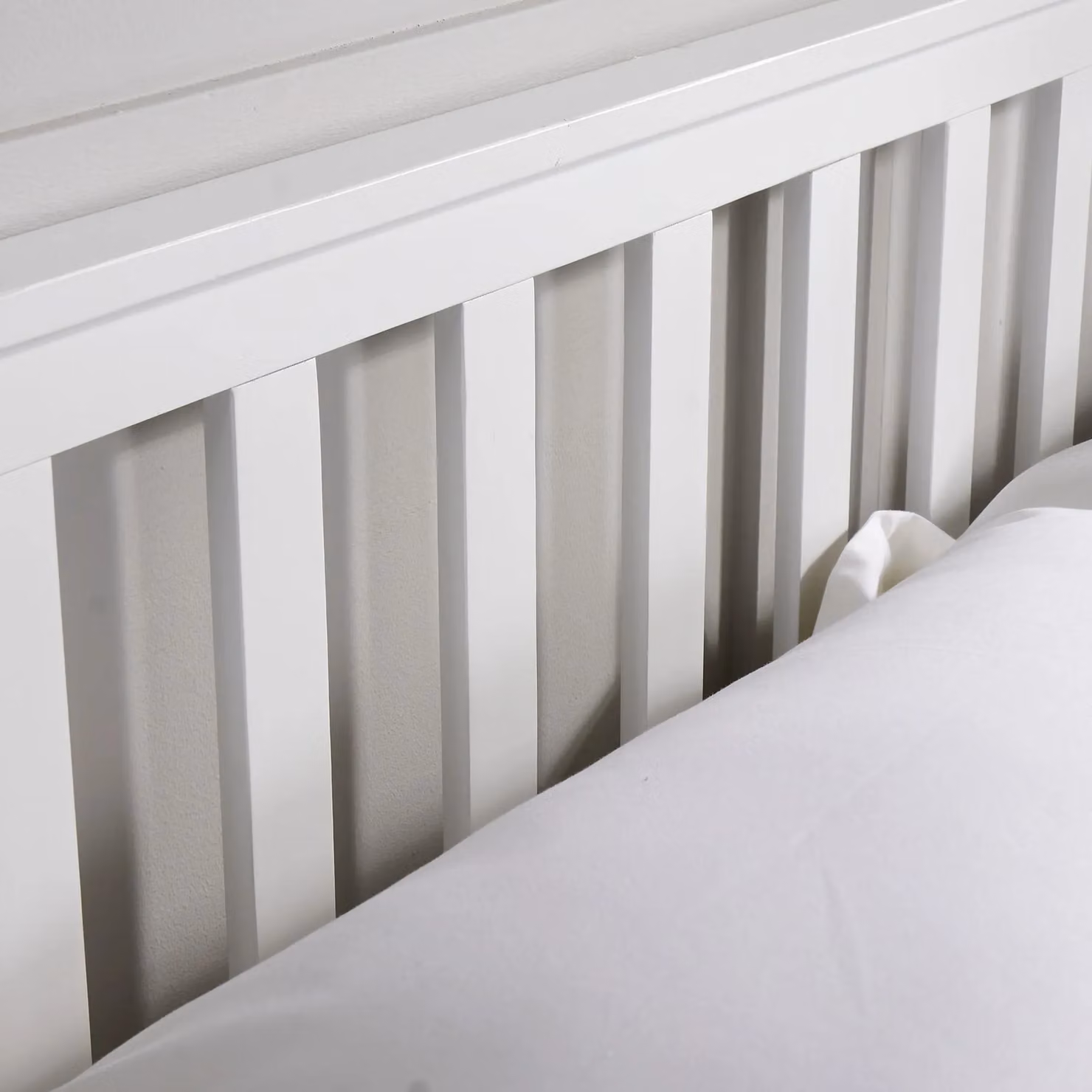 Home Source Single Solid Wood Pine Bed Frame with Slatted Base and Headboard in White, W/D/H: 90 x 190 cm – 2