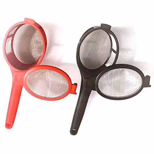 Burwells Pack of 2 Round Mesh Loose Leaf Tea and Coffee Infusers in Black and Red