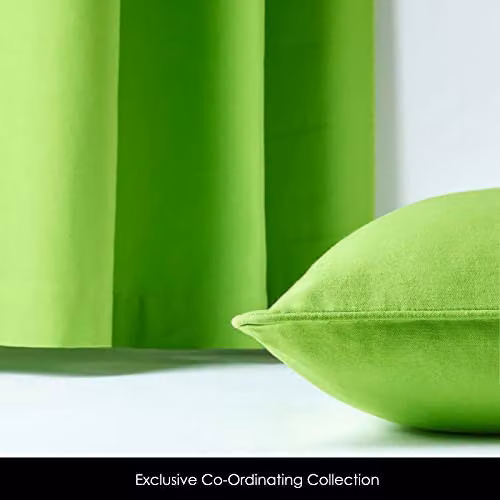 HOMESCAPES Green Plain Eyelet Curtain Pair, W: 137 cm, H: 228 cm – 2