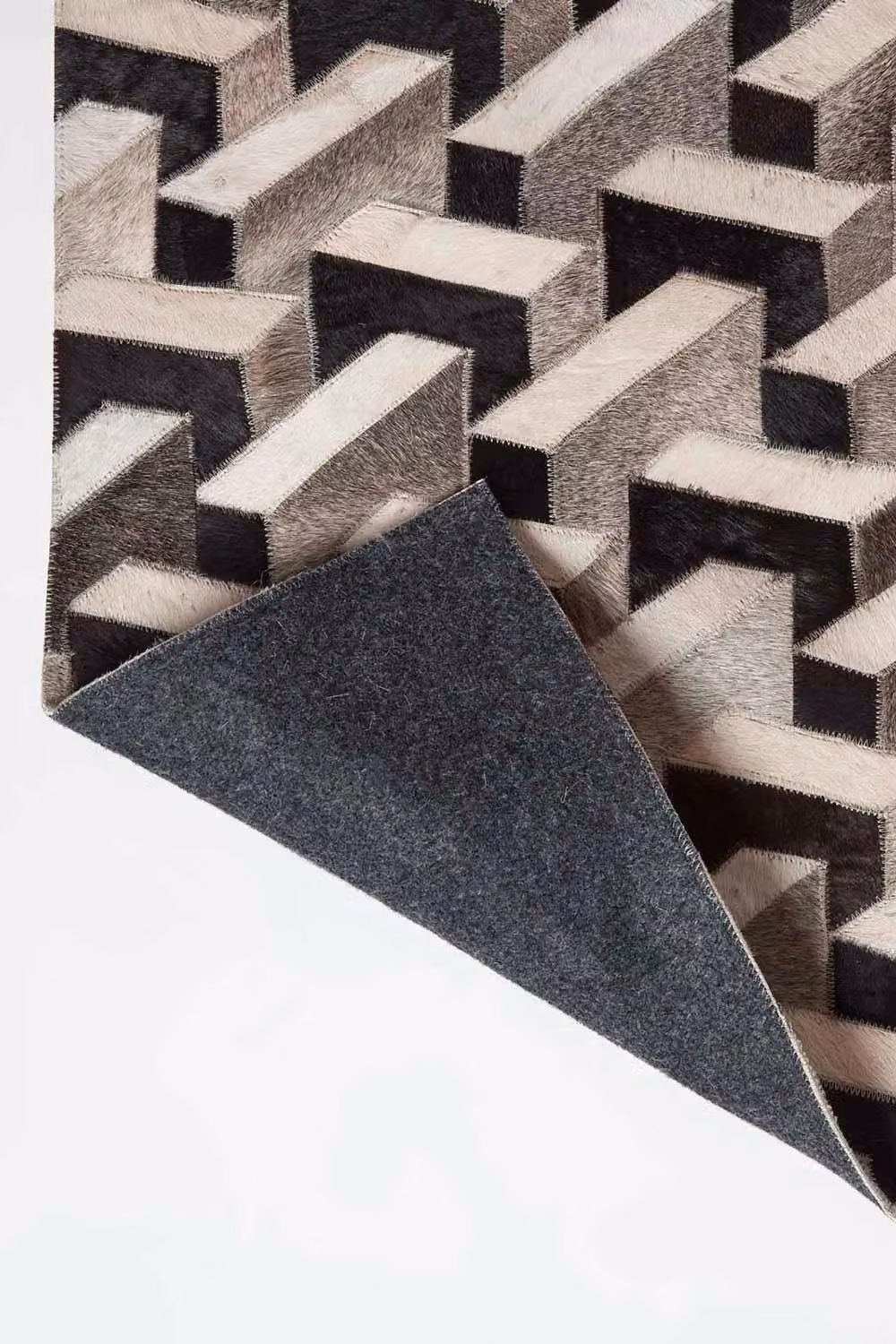 Homescapes Grey and Black Geometric Woven Leather and Wool Rug, W: 90 cm, L: 150 cm – 5