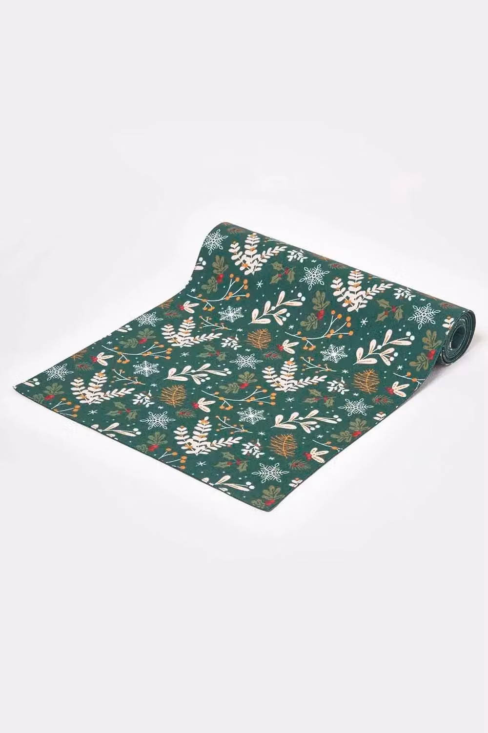Homescapes Festive Christmas Table Runner in Green, Red and Gold, W: 35 cm, L: 180 cm – 2