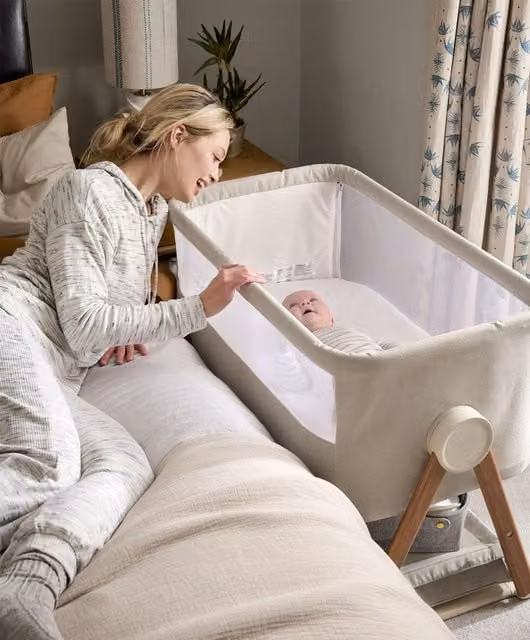 Mamas & Papas Lua Bedside Crib in Fawn Brown and Beige