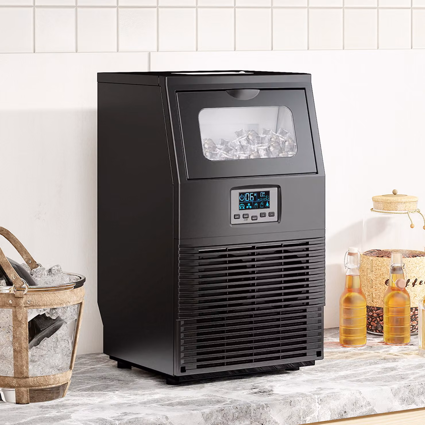 HOMCOM Commercial Ice Maker in Black with 4kg Ice Storage and Ice Scoop – 2