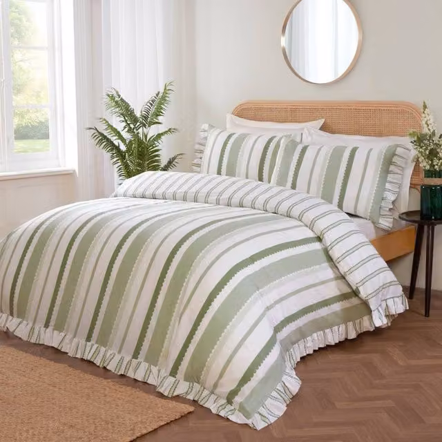 Rapport Home Maya Striped Reversible Polycotton Duvet Cover and Pillowcase Set in Green, W/D/H: 200 x 200 cm and 50 x 75 cm