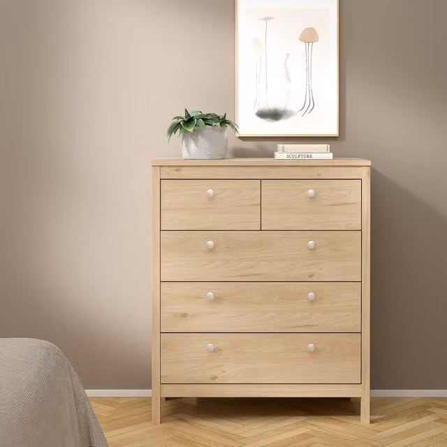 Furniture To Go Madrid Chest with 3+2 Drawers in White and Jackson Hickory Oak