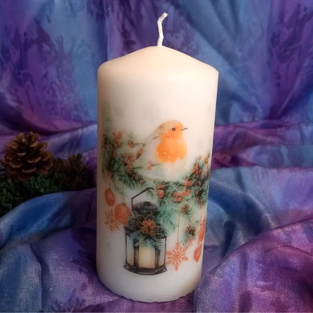 Viki Christmas Robin Pillar Candle in White