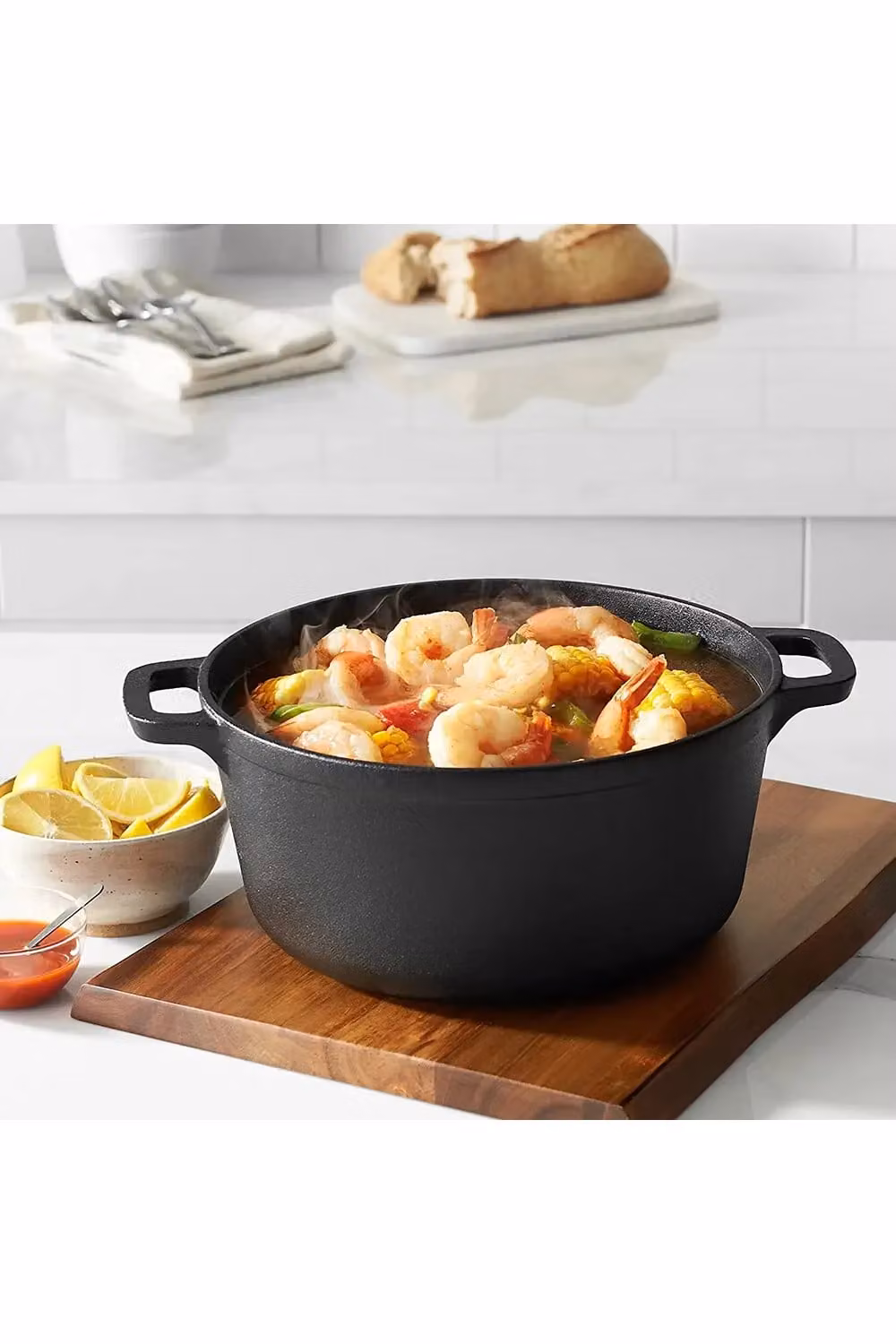 Living and Home Pre-Seasoned Round Cast Iron Dutch Oven Casserole Pot with Lid, Black, 5.8 l – 2