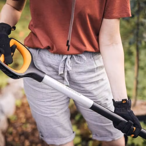 Fiskars Xact Round Gardener's Spade with Reinforced Boron Steel Blade, Black and Orange, Length: 120 cm – 6