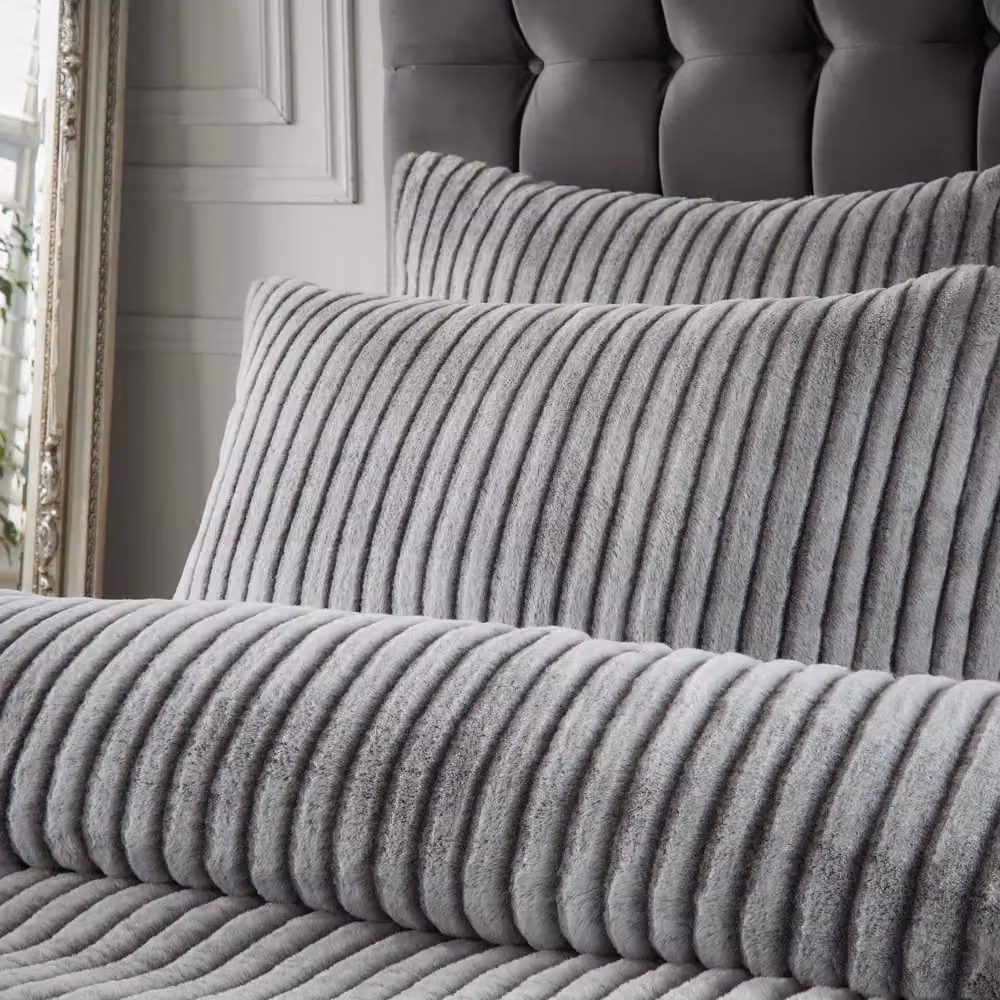Paoletti Alpine Striped Faux Fur Duvet Cover Set in Grey, W/D/H: 200 x 200 cm – 2