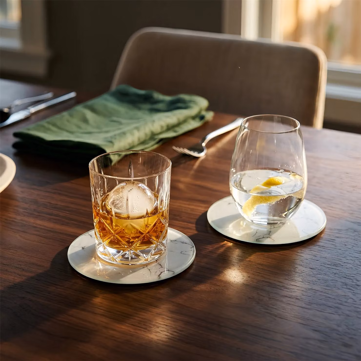 Harbour Housewares Set of 6 White Marble Effect Square Glass Coasters, Diameter: 10 cm – 7
