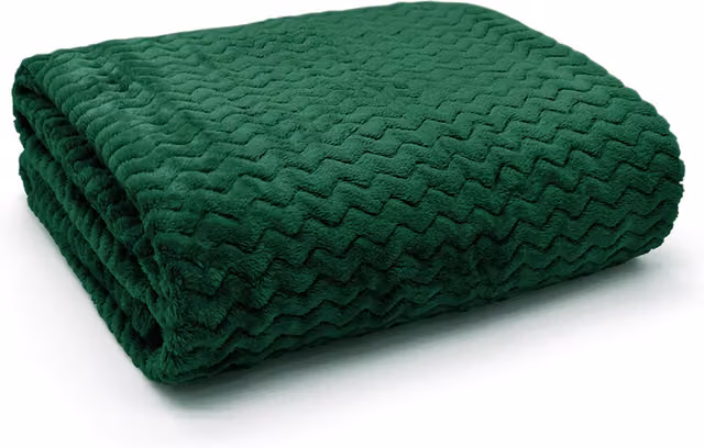 Velosso Green Chevron Patterned Mink Throw W/D/H: 127 x 152 cm