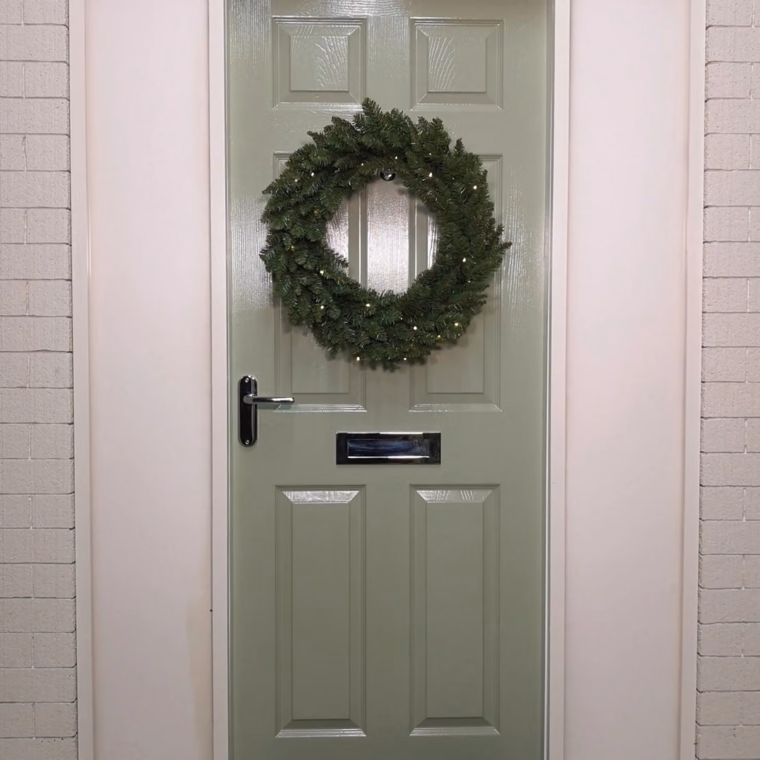 Samuel Alexander Green Christmas Wreath with 50 Warm White LEDs and 160 Bullet Tips, Diameter: 60 cm – 3
