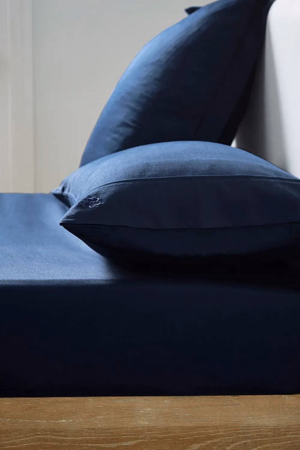 Ted Baker 250 Thread Count Mako Satin Cotton Single Fitted Sheet in Blue, W: 90 cm, L: 200 cm – 2