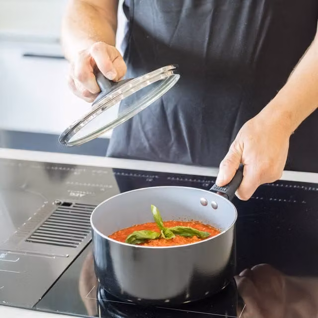 MasterClass Ceramic Non-Stick Induction Ready 20cm Saucepan in Grey – 1
