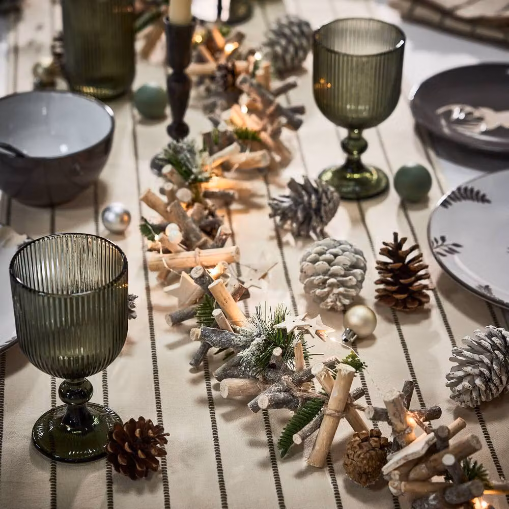 Dibor Sparkle Light Up Christmas Table Decor Garland with Stars in Brown and Multicolour, Length: 1.85m – 3