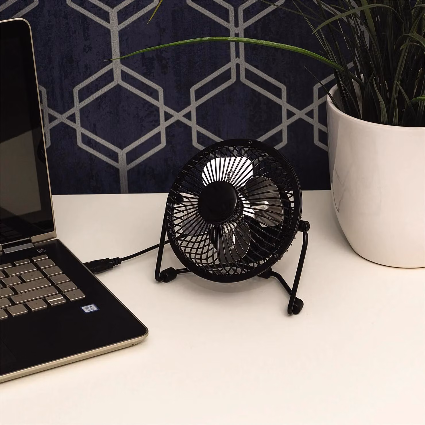 mysmartbuy Mini USB Powered Desk Fan in Black Metal, W/D/H: 14.8 x 8.2 x 15.3 cm – 2