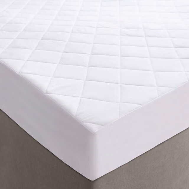 Bedeck White Quilted Allergy Friendly Mattress Protector, W/D/H: 180 x 200 cm