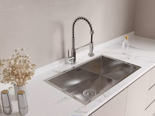 ROFLEX Stainless Steel Kitchen Tap with Pull-Out Spray and Swivel Spout, Chrome Silver