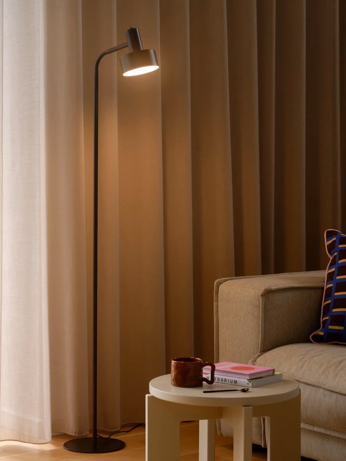 Nordlux Matis Adjustable Floor Lamp in Black Metal with E27 Socket – 3