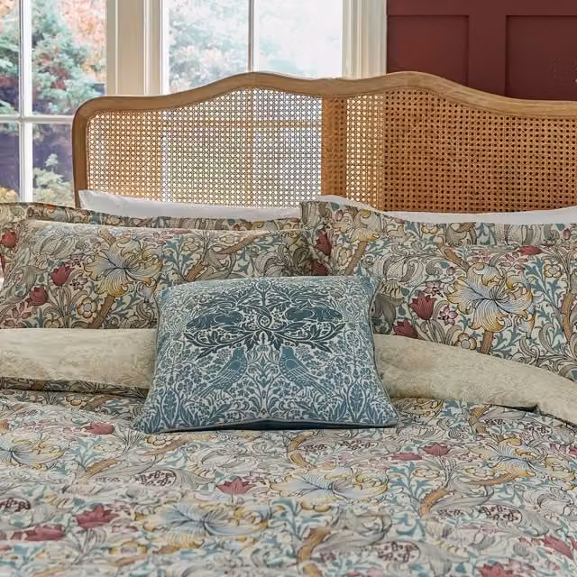 Morris & Co. Golden Lily Kingsize Cotton Percale Duvet Cover Set, Blue and Multicolour, W: 180 cm x L: 200 cm