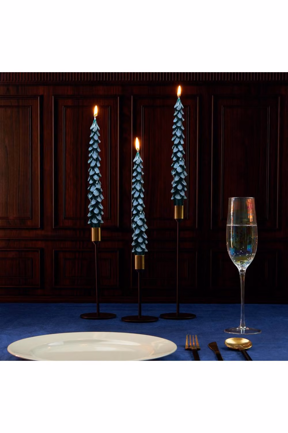 Deco Express Christmas Tree Dinner Candle Set in Green and White – 9