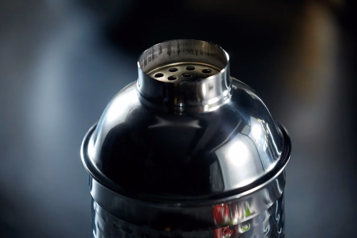 BarCraft Stainless Steel Cocktail Shaker with Built-In Strainer, 700ml, Silver – 2