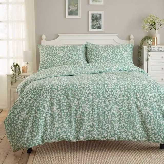 Deyongs Dainty Floral Cotton Duvet Set and Pillowcase in Green, 200 x 200 cm