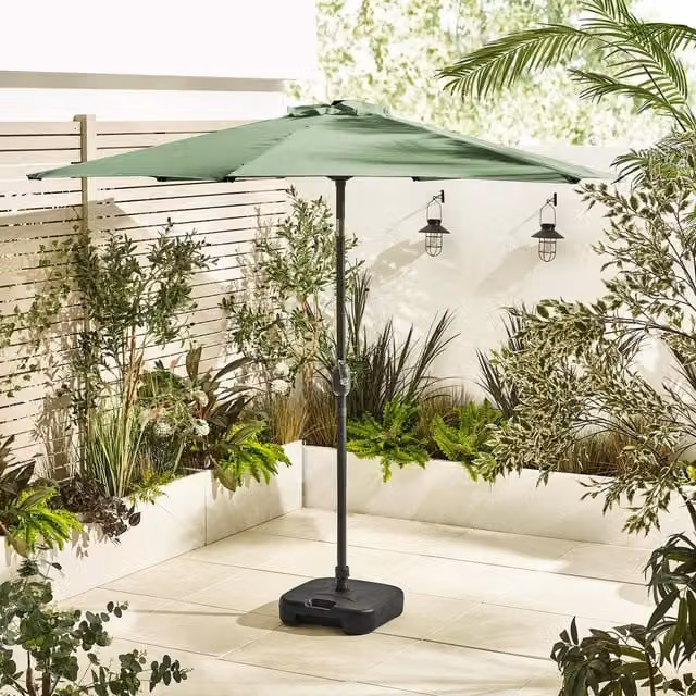 FurnitureboxUK Vertical Garden Parasol and Base Set in Green with UPF 50 Protection