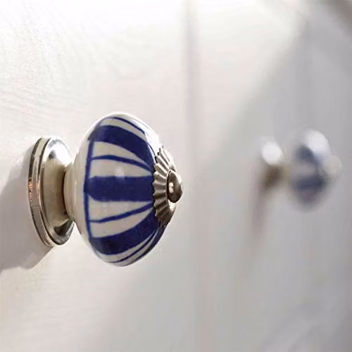 Nicola Spring Polished Ceramic Cabinet Knobs in Blue and White, Pack of 6 – 2