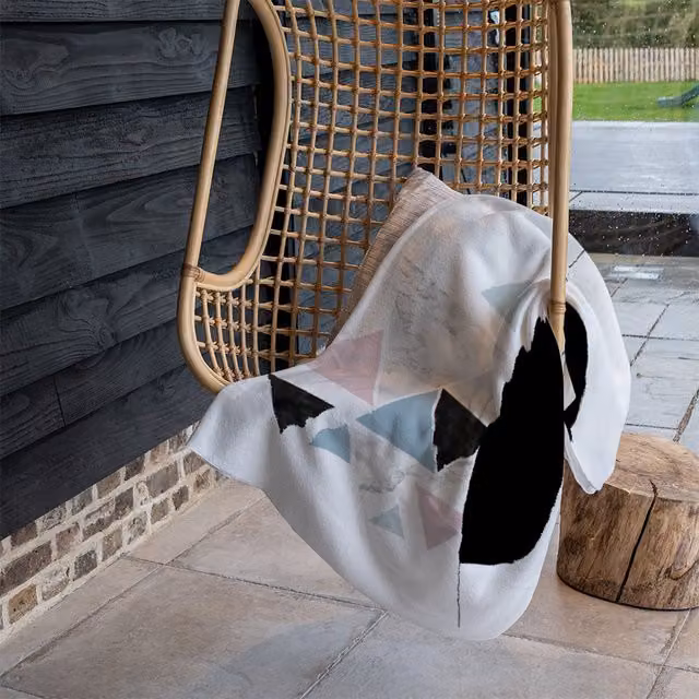 Benjamin Tate Design Geometric Triangles and Semi Circle Pattern Fleece Blanket in Black and Beige, W/D/H: 120 x 150 cm