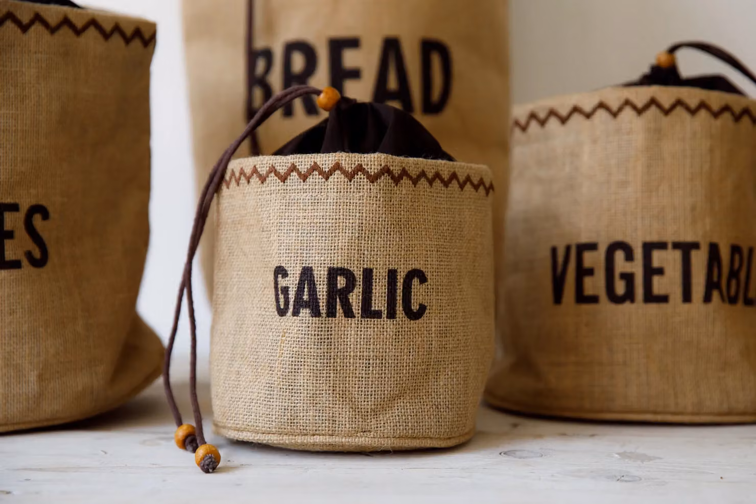 Natural Elements Hessian Garlic Storage Bag in Brown – 7
