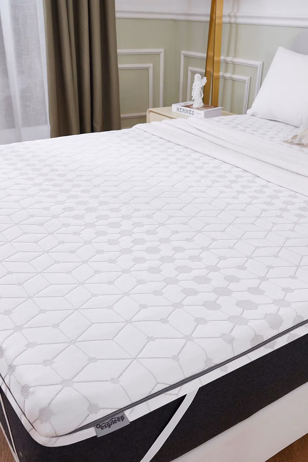 Ezysleep All Seasons Memory Foam Mattress Topper in White, Small Double – 2