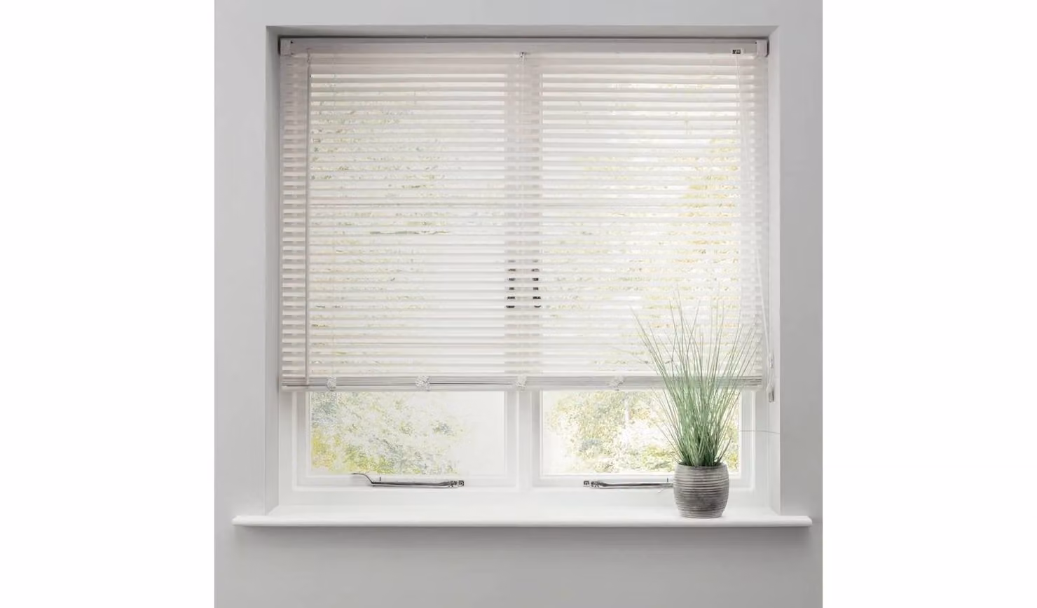 Argos Home White Plastic Venetian Blind W: 120 cm, H: 160 cm