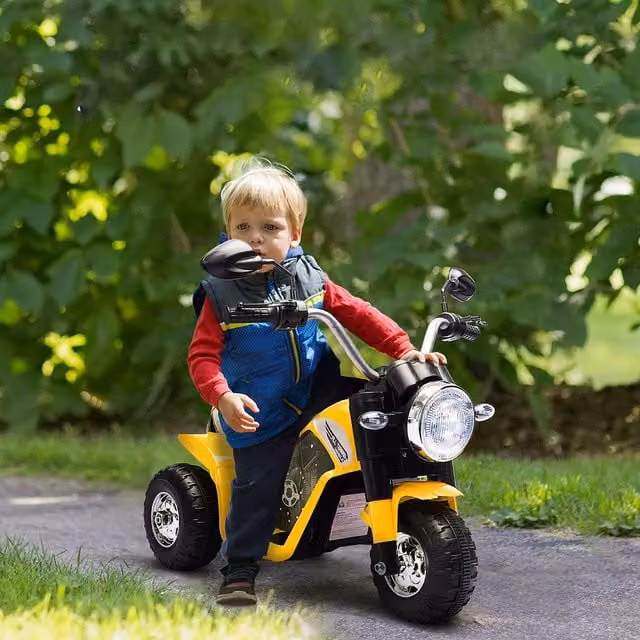 HOMCOM Kids 6V Electric Vespa Ride-On Motorcycle Toy with Light and Sound, Yellow