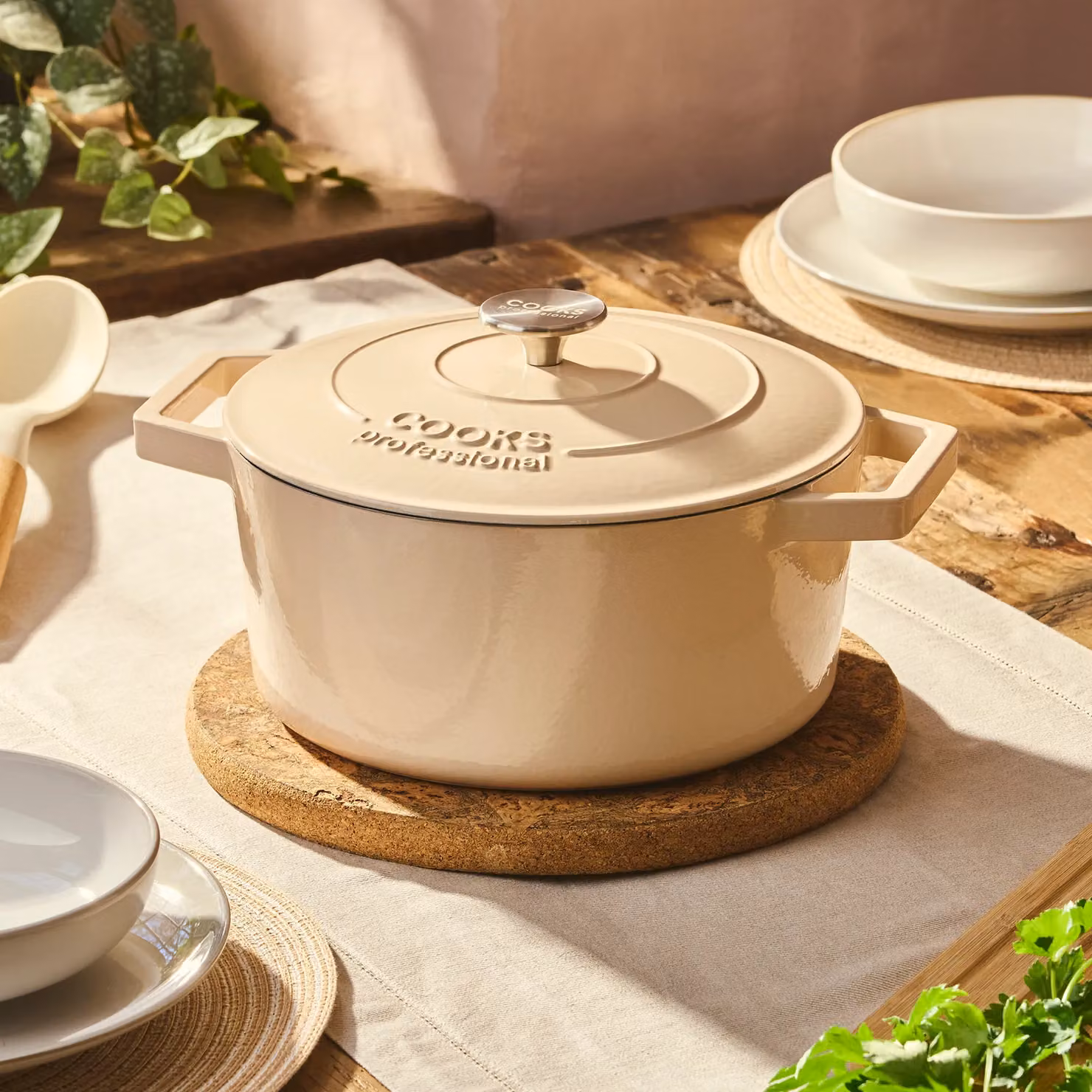 Cooks Professional Set of 3 Enamelled Cast Iron Casserole Dishes with Lids, White – 3