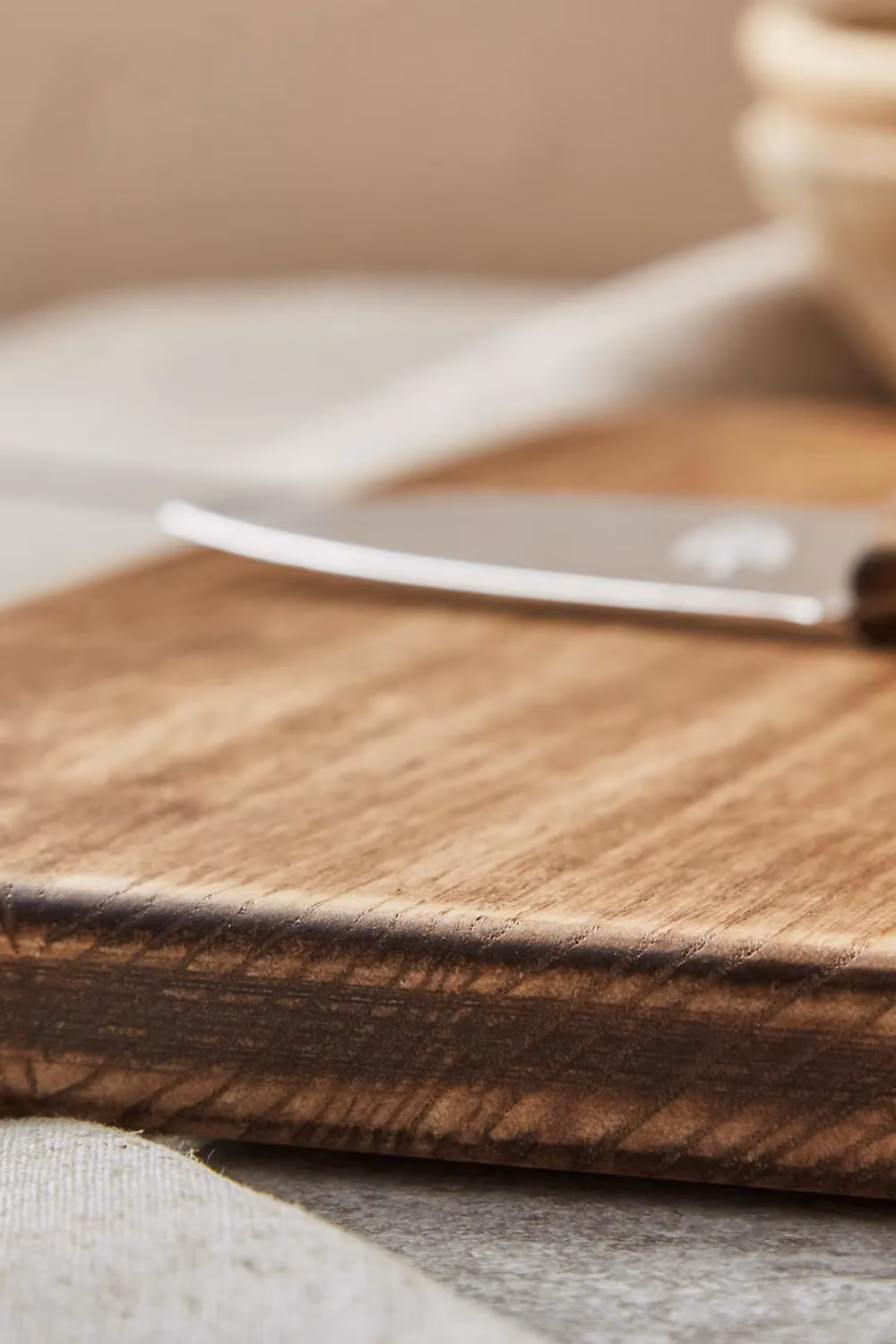 Barbary & Oak BO847025 Vintage Square Ash Wood Chopping Board, Brown, W: 35.0 cm x D: 35.0 cm x H: 1.8 cm – 4