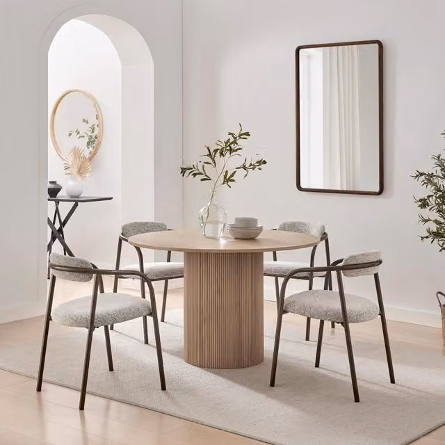 Furniturebox UK Penrose Round Oak Effect Wood Dining Table and 4 Rhea Chairs in Grey