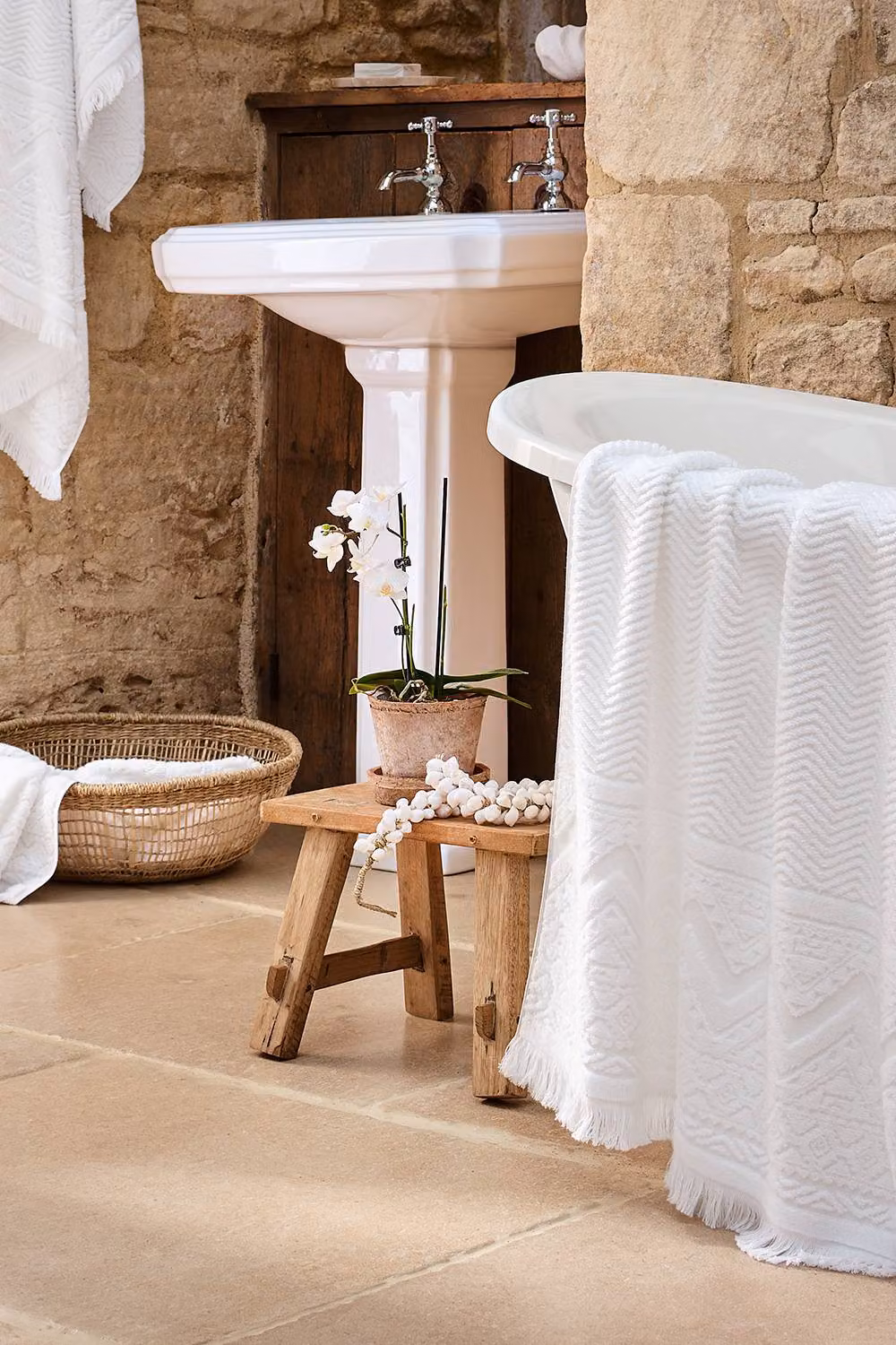 Christy Boho Fringed Jacquard Cotton Bath Sheet in White – 3
