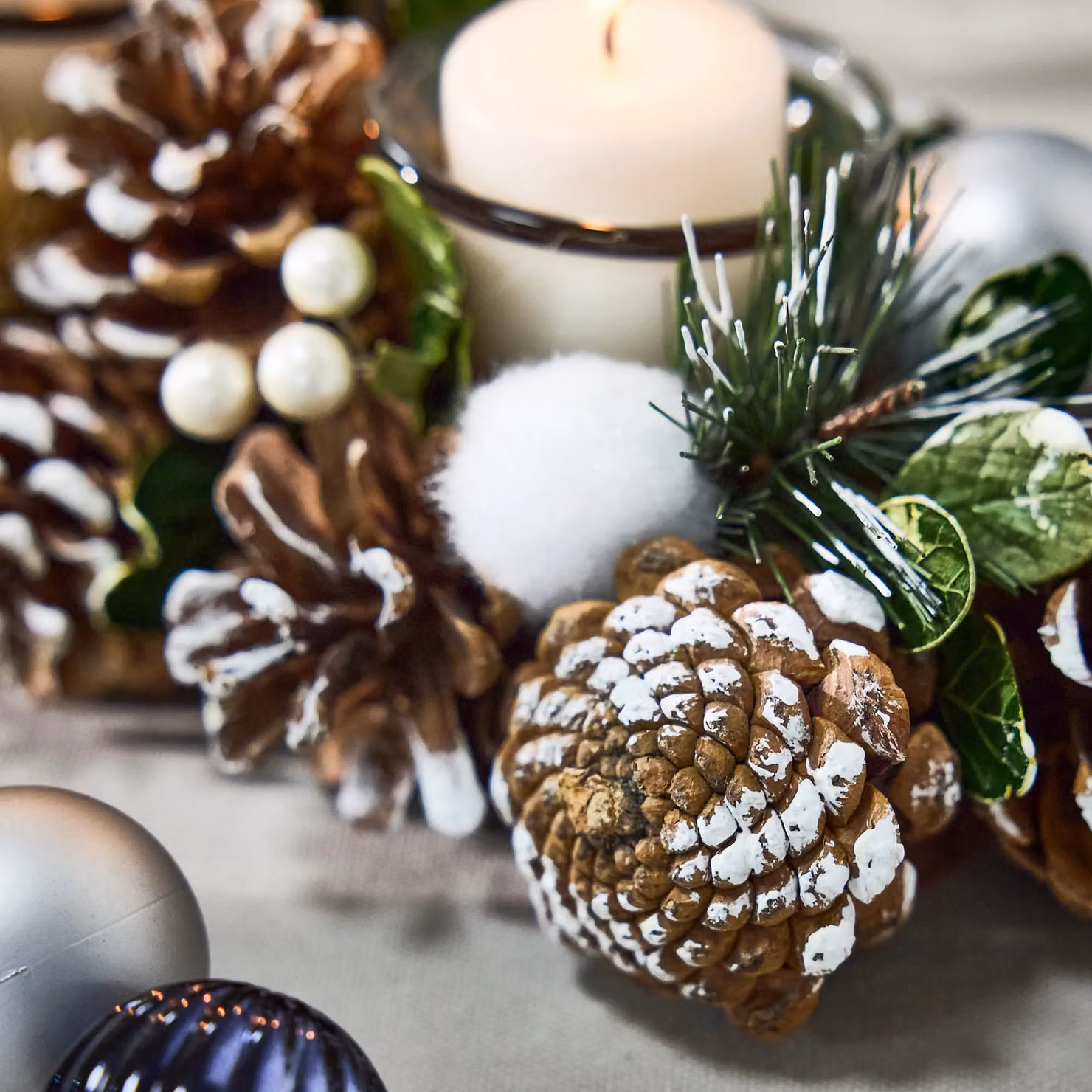 Dibor Silver Triple Table Centrepiece Christmas Tealight Candle Holders in White, Height: 39 cm – 4