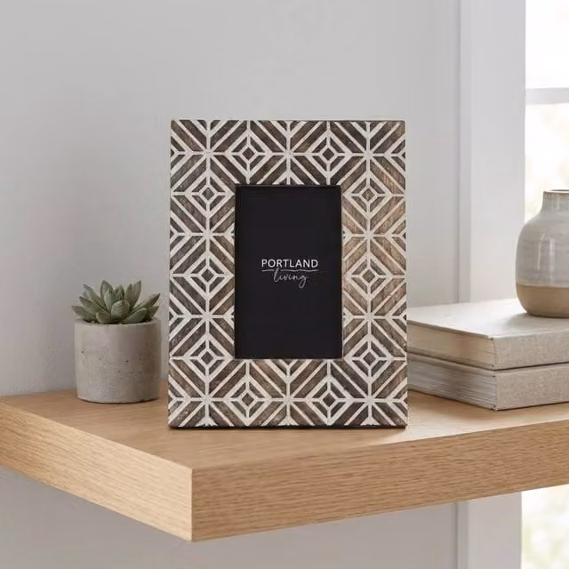 Garden Greatness White Wash Zig Zag Carved Rectangular Photo Frame in Beige
