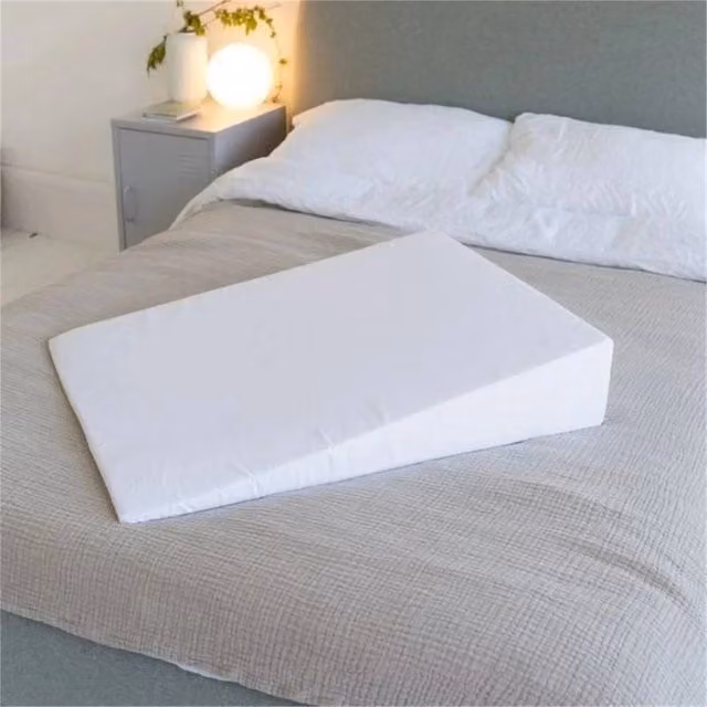 Nordara White Memory Foam Raised Wedge Pillow for Back and Neck Support W/D/H: 125 x 190 x 15 cm – 1