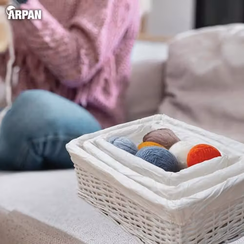 Arpan Set of 3 White Wicker Gift Hamper Storage Baskets with Fabric Lining – 3