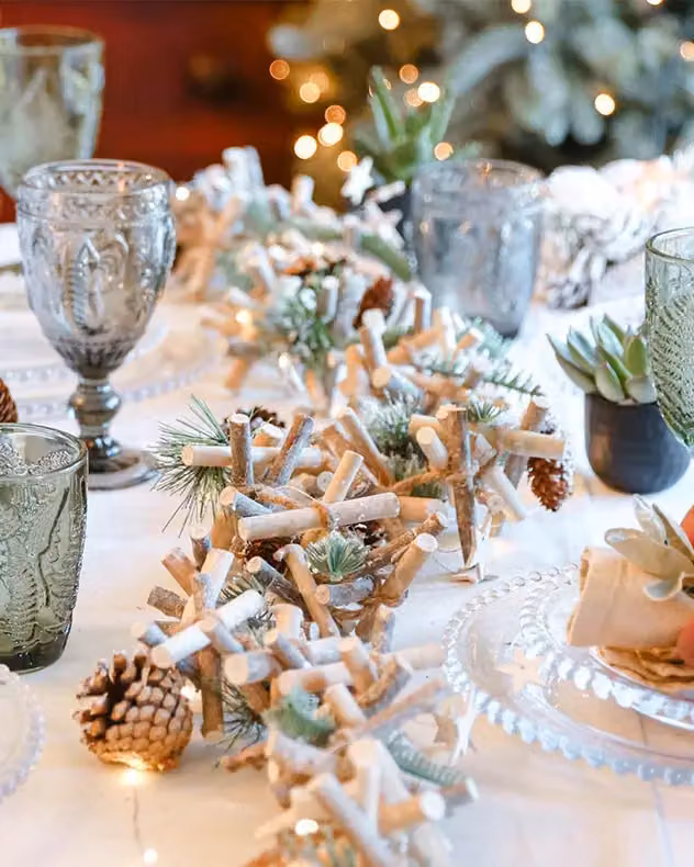 Dibor Sparkle Light Up Christmas Table Decoration Garland with Stars in Brown and Multicolour, Length: 1.85 m – 4