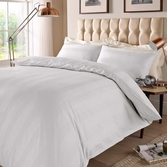 Roseley Modern Striped Cotton Duvet Cover Set in White, W/D/H: 140 x 200 cm
