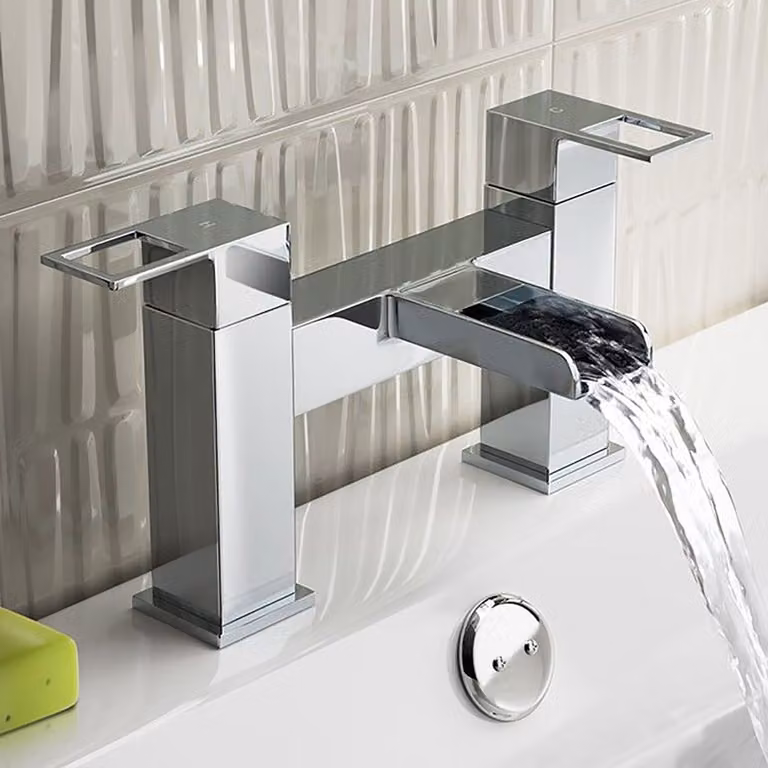 Kartell Two Handle Brass Countertop Bathtub Tap in Chrome