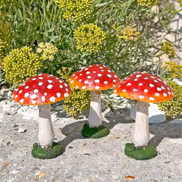 Farmwood Set of 3 Red Dotted Garden Toadstool Mushroom Ornaments